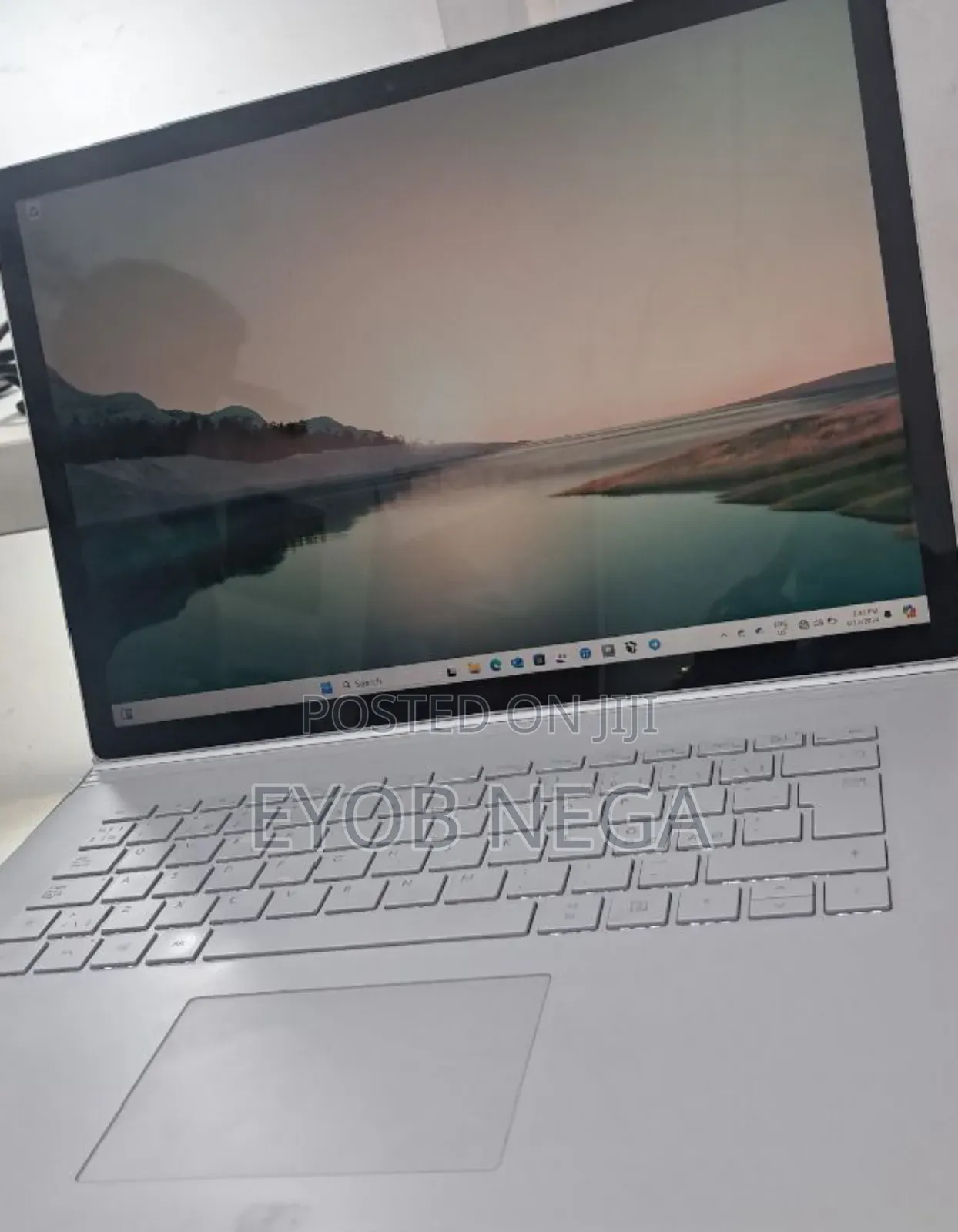 New Laptop Microsoft Surface Book 2 16GB Intel Core I7 SSD 256GB