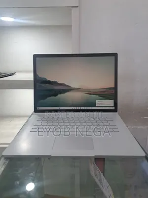 New Laptop Microsoft Surface Book 2 16GB Intel Core I7 SSD 256GB