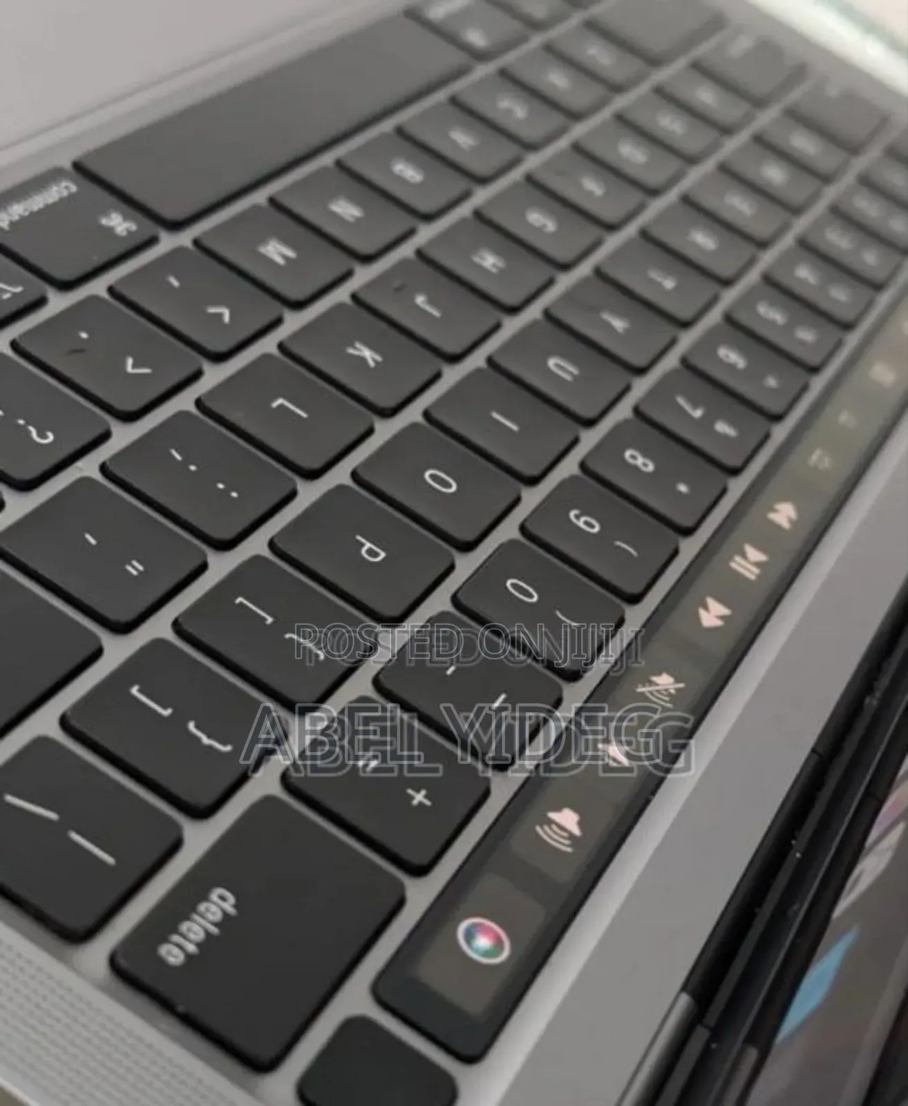 New Laptop Apple MacBook Pro 2022 M2 8GB Apple M2 SSD 256GB