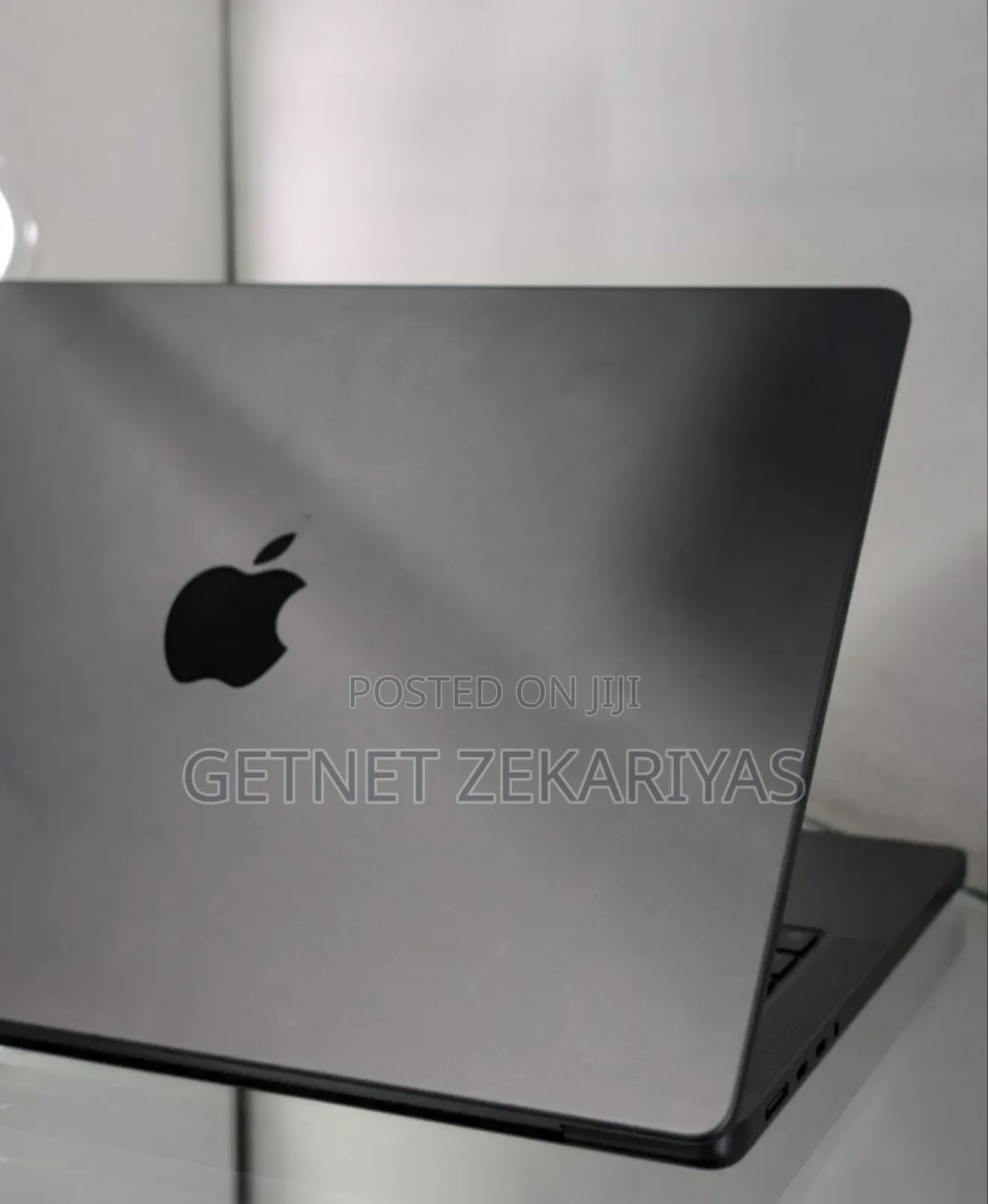 New Apple MacBook Pro 2023 M3 Pro 14-Inch 18GB Apple M3 SSD 512GB