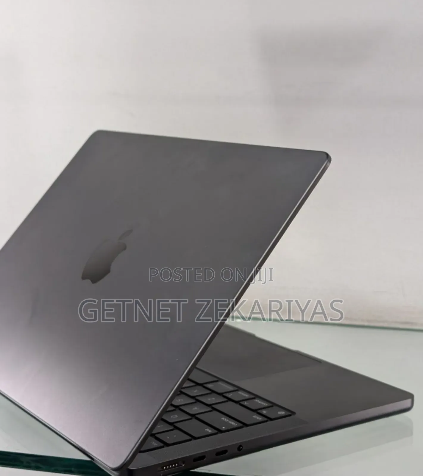 New Apple MacBook Pro 2023 M3 Pro 14-Inch 18GB Apple M3 SSD 512GB