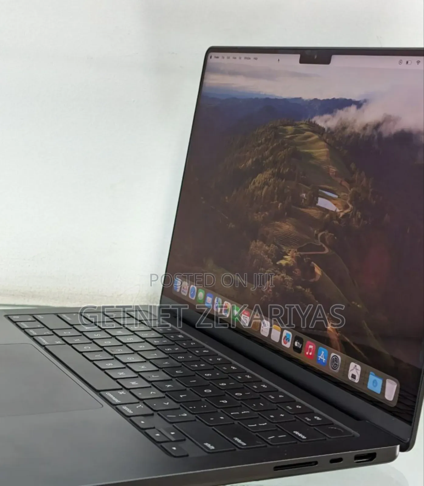 New Apple MacBook Pro 2023 M3 Pro 14-Inch 18GB Apple M3 SSD 512GB