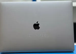 New Laptop Apple MacBook Pro 2017 16GB Intel Core I7 SSD 512GB