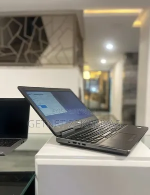 New Laptop Dell Precision 7520 16GB Intel Core I7 SSD 512GB