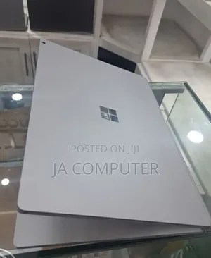 New Laptop Microsoft Surface Book 2 16GB Intel Core I7 SSD 256GB