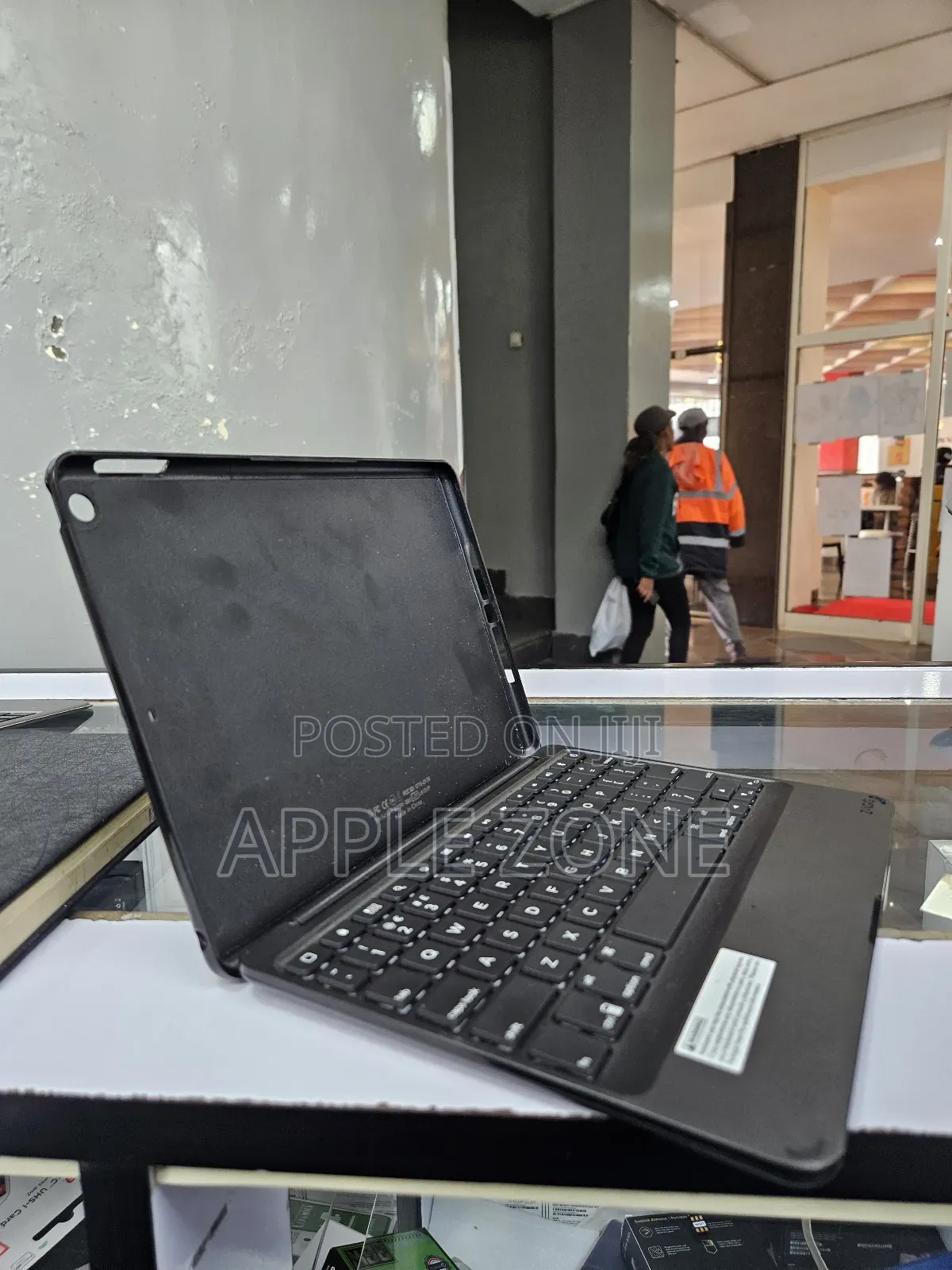 iPad 6th Gen Cover With Keyboard