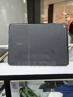 iPad 6th Gen Cover With Keyboard