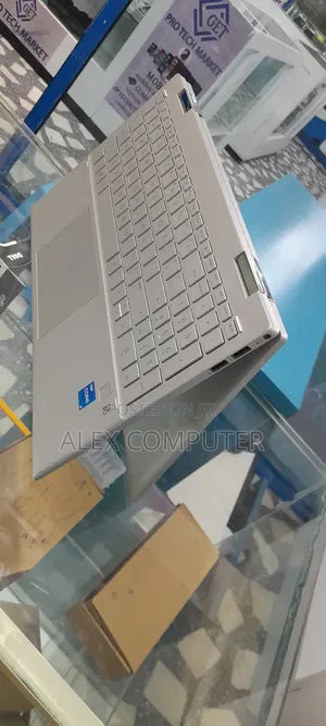 New Laptop HP Pavilion X360 15t 8GB Intel Core I5 SSD 512GB