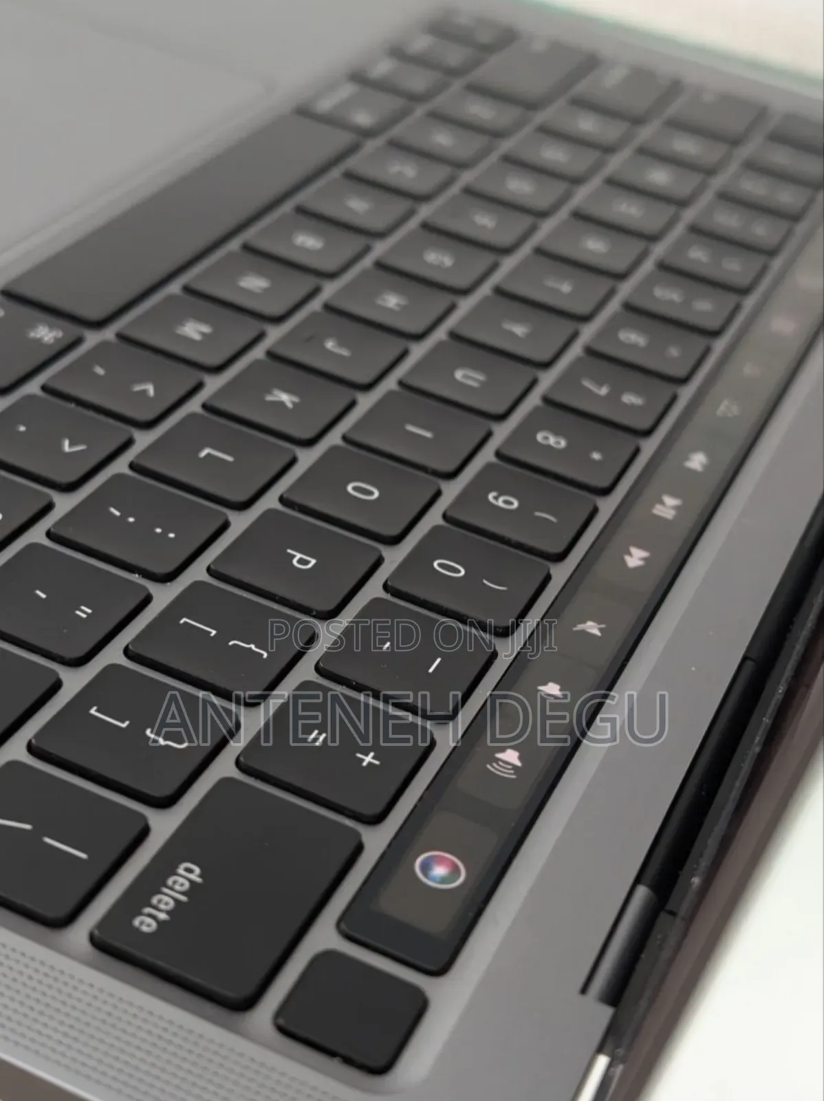 New Laptop Apple MacBook Pro M1 8GB Apple M1 Pro SSD 512GB