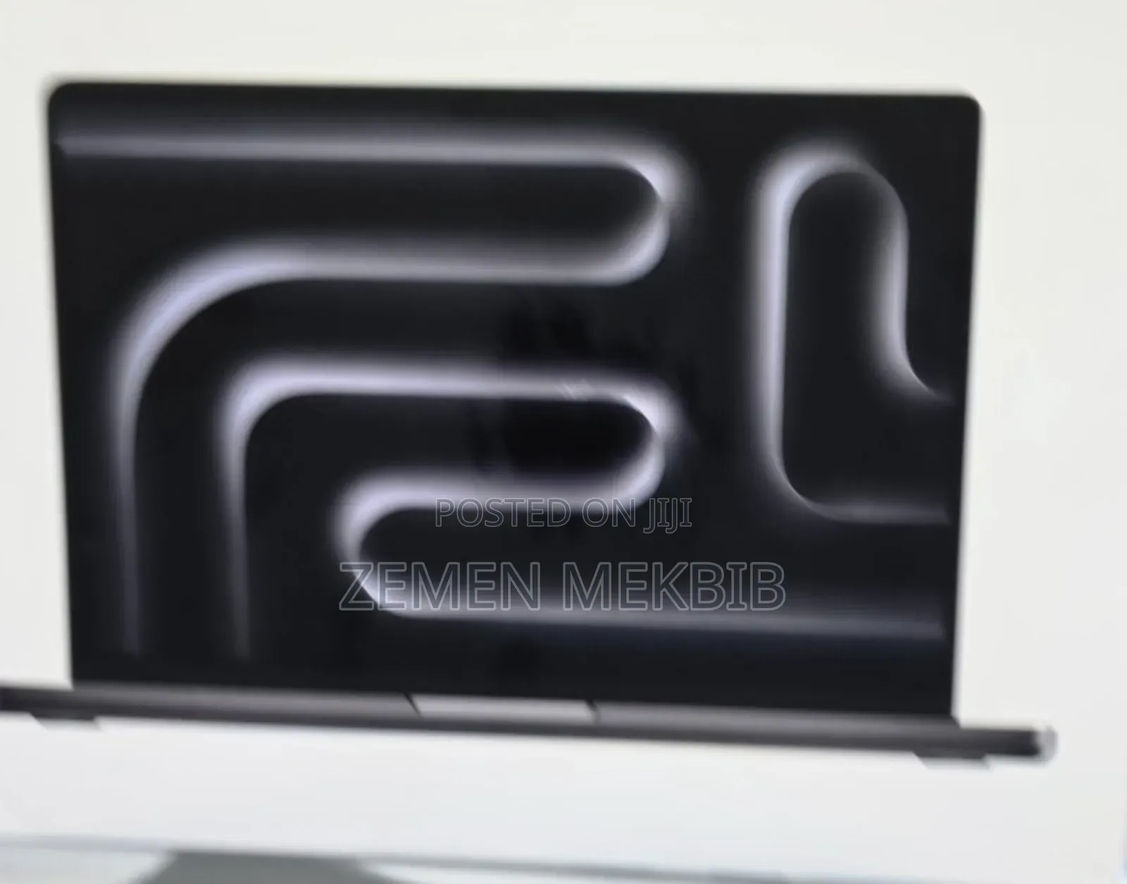 New Apple MacBook Pro 2023 M3 14-Inch 18GB Intel Core I9 SSD 512GB