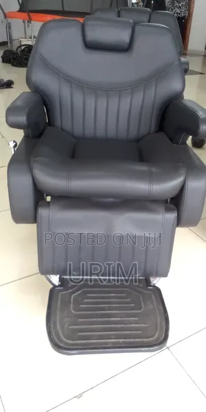 Photo - Men Barber Chair