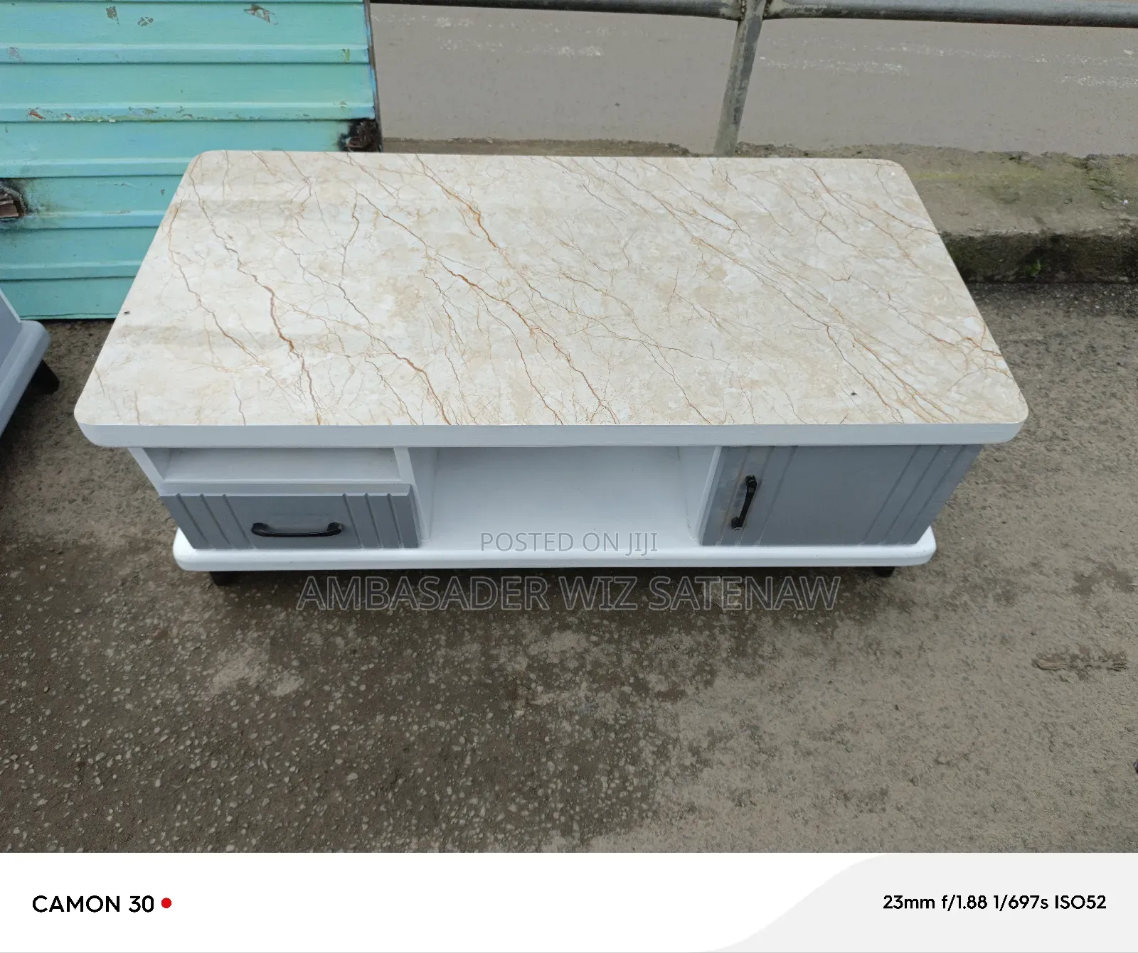 የመሀል ጠረጴዛ /Table