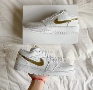 Photo - Nike Air Jordan 1 Metalic Gold Low Master Quality Shoes