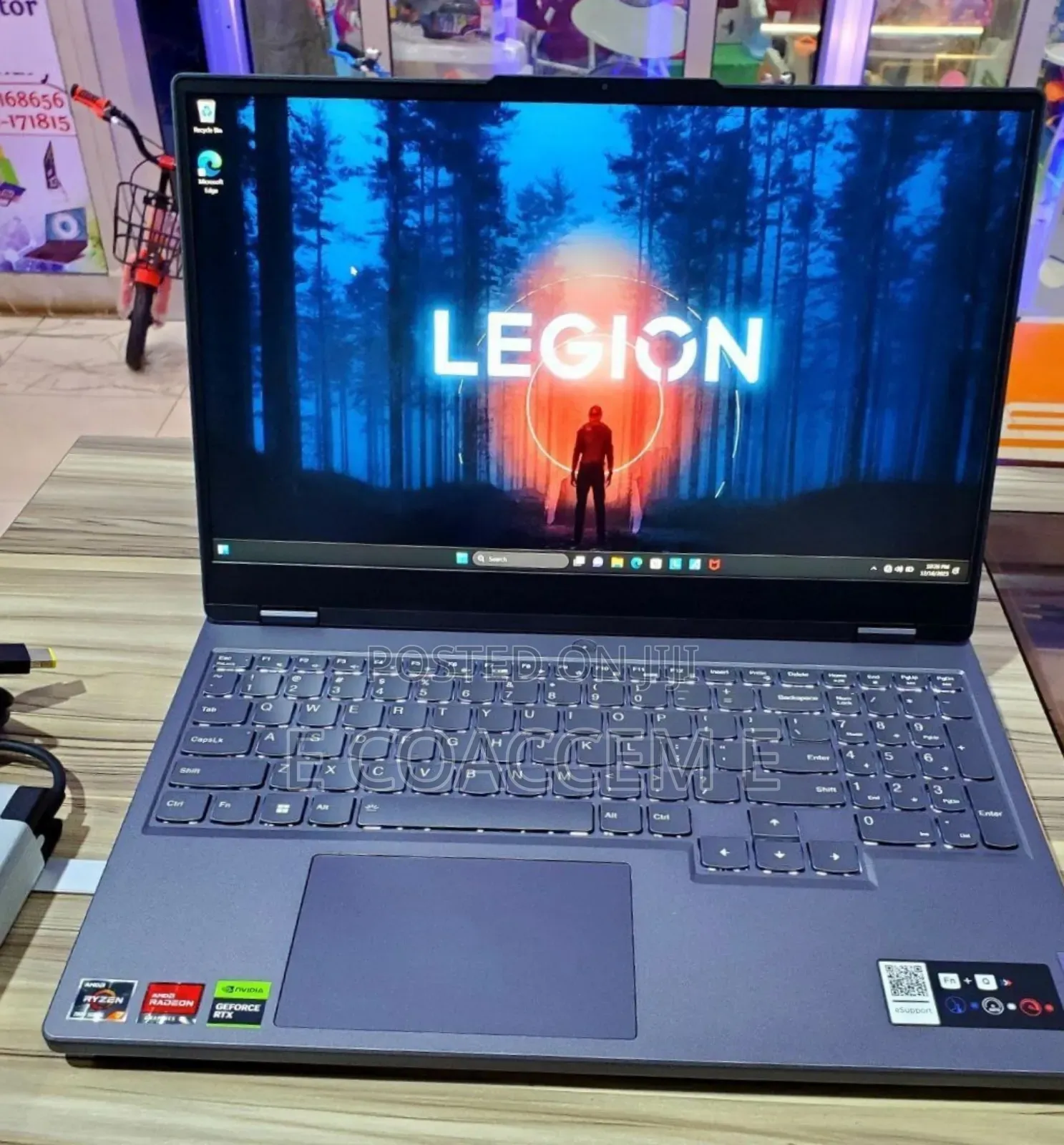 New Laptop Lenovo 16GB AMD Ryzen 7 SSD 1T