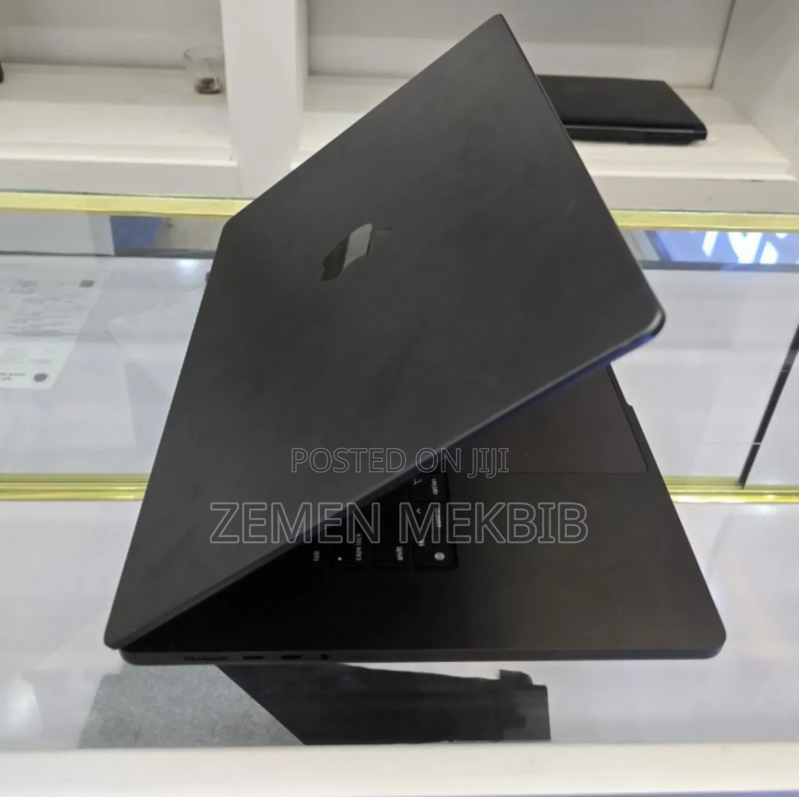 New Apple MacBook Pro 2023 M3 Max 16-Inch 36GB Intel Core I9 SSD 1T