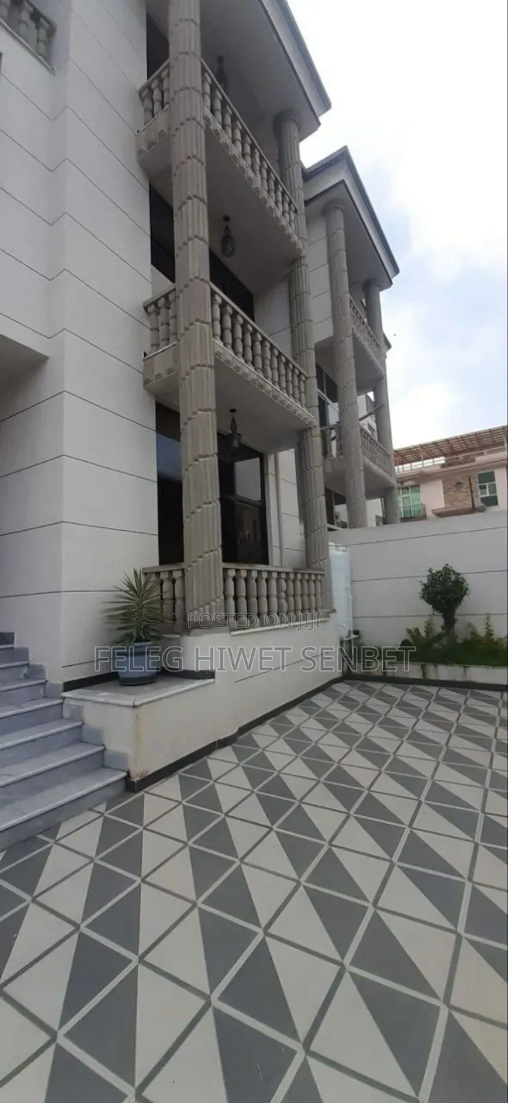 Furnished 7bdrm House in አአ, Bole for sale