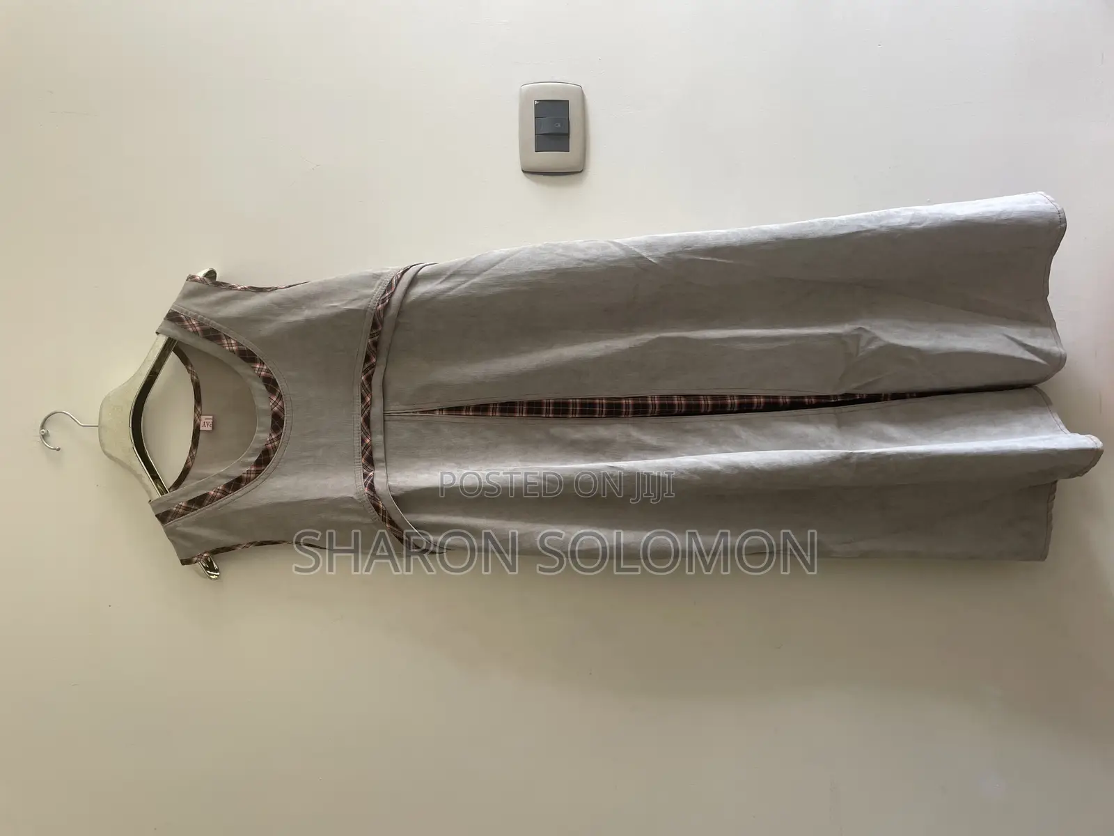 Sleeveless Plaid Collar Dress