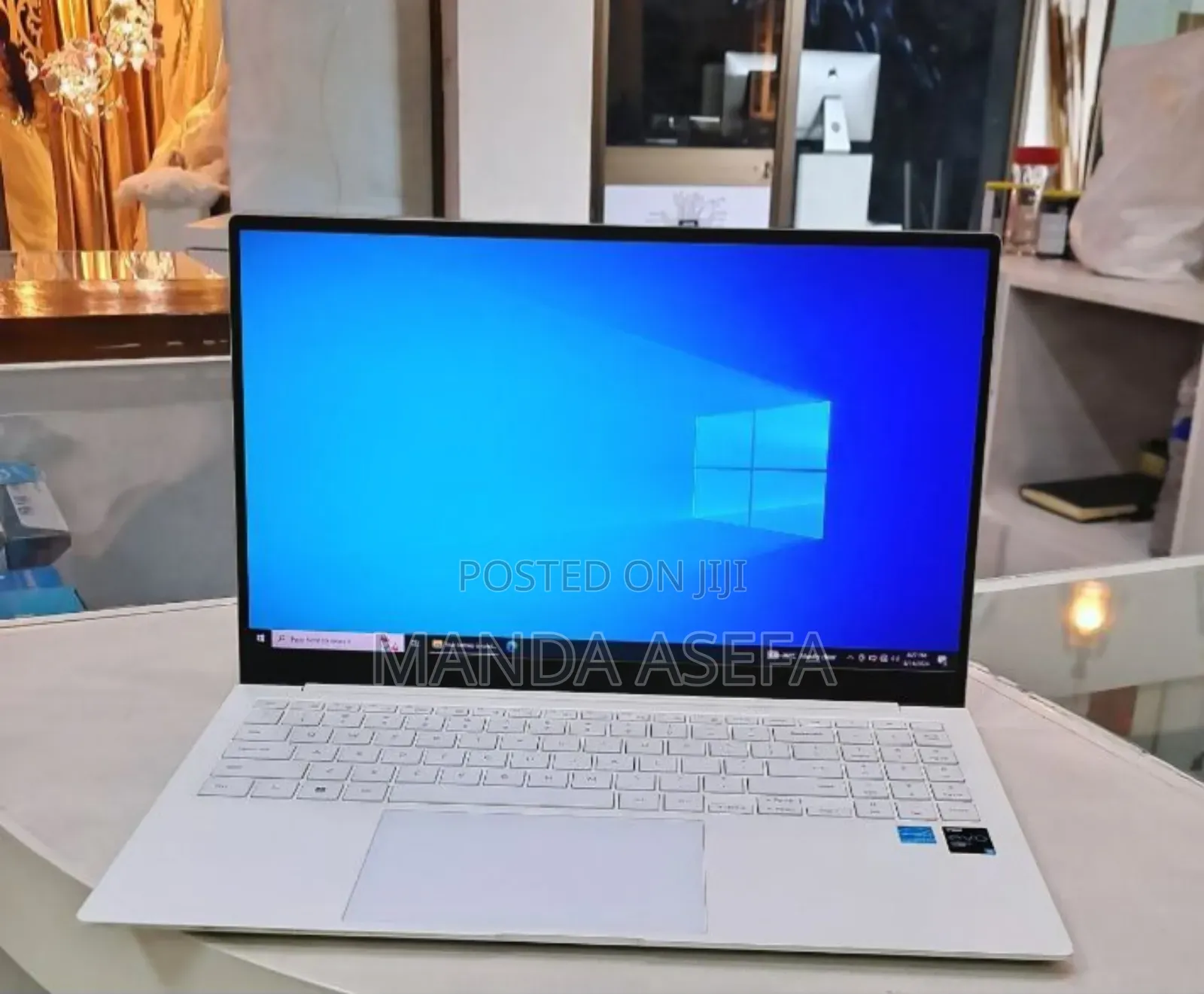 New Laptop Samsung 8GB Intel Core I5 SSD 256GB