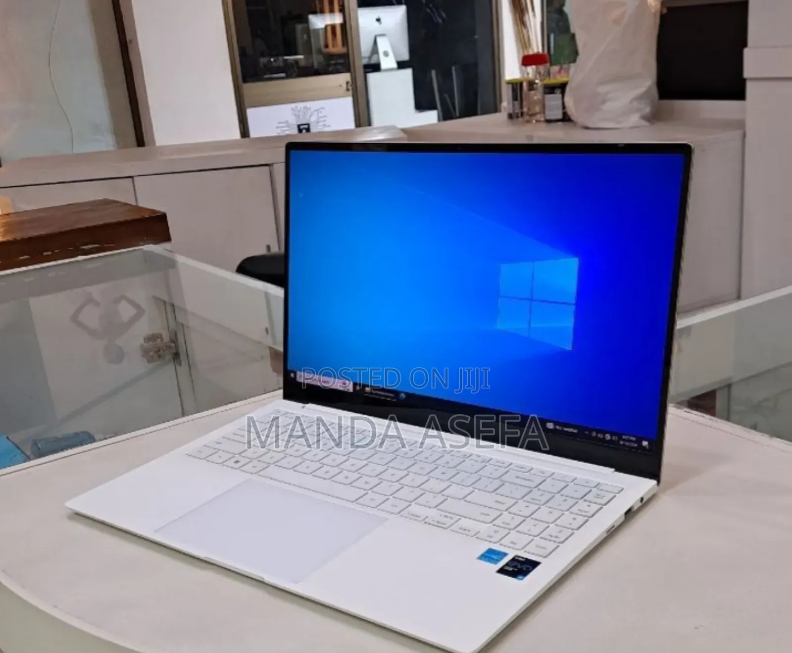 New Laptop Samsung 8GB Intel Core I5 SSD 256GB