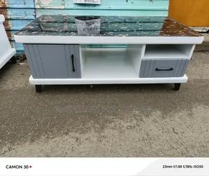 የመሀል ጠረጴዛ /Table