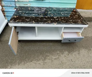 የመሀል ጠረጴዛ /Table