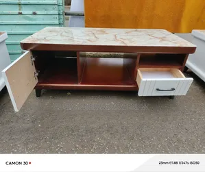 የመሀል ጠረጴዛ /Tables