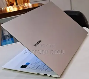 New Laptop Samsung 8GB Intel Core I5 SSD 256GB