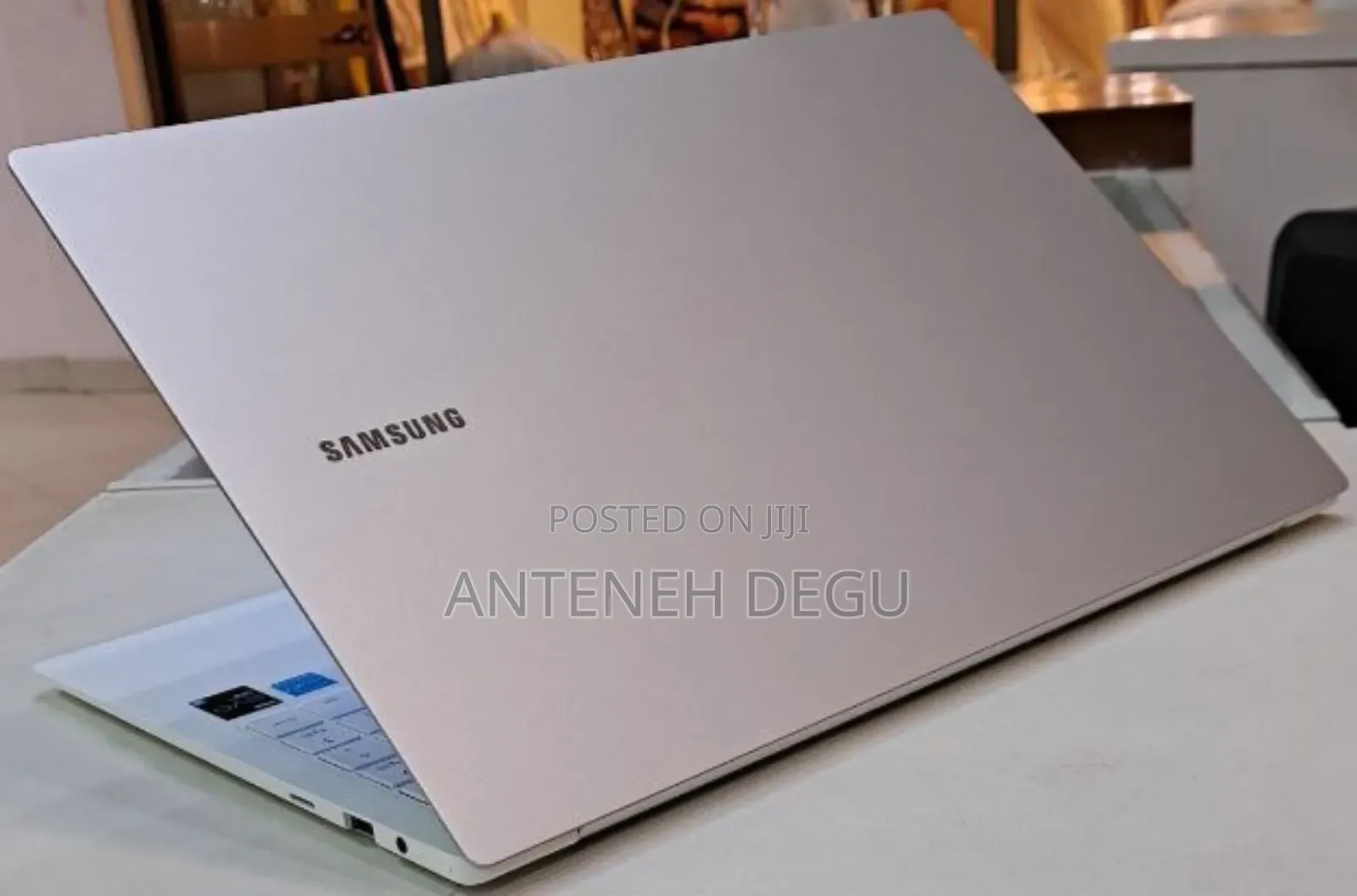 New Laptop Samsung 8GB Intel Core I5 SSD 256GB
