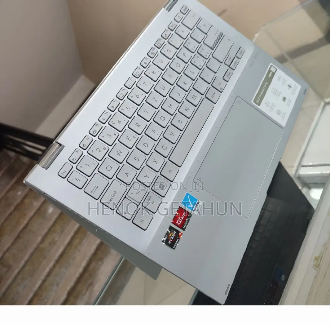 Laptop Asus VivoBook 15 X505BA 16GB AMD Ryzen 7 SSD 1T