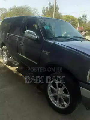 Photo - Ford Expedition 2000 Matt Black