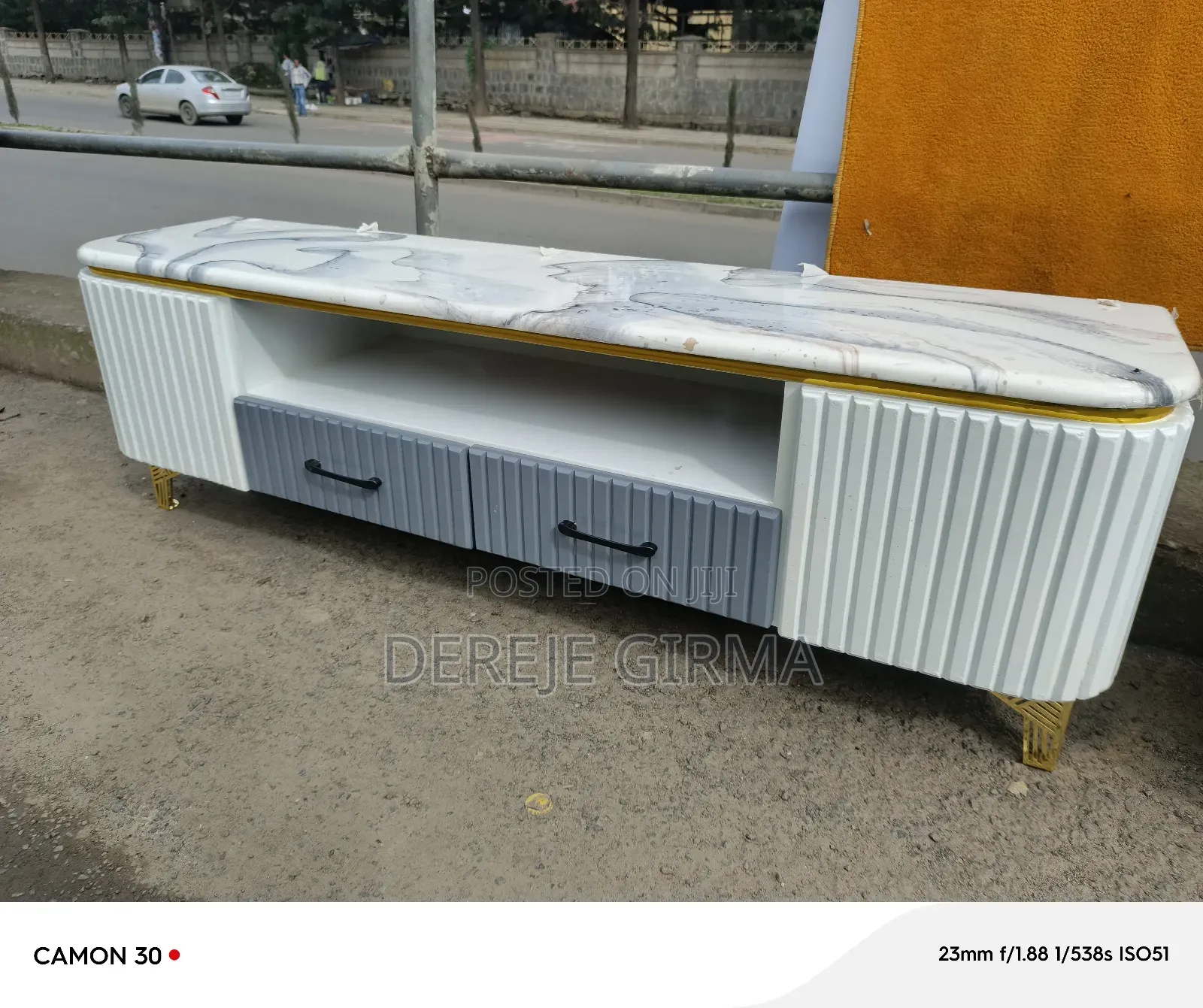 1,50cm Epoxy Tv Stand