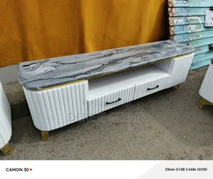 1,50cm Epoxy Tv Stand