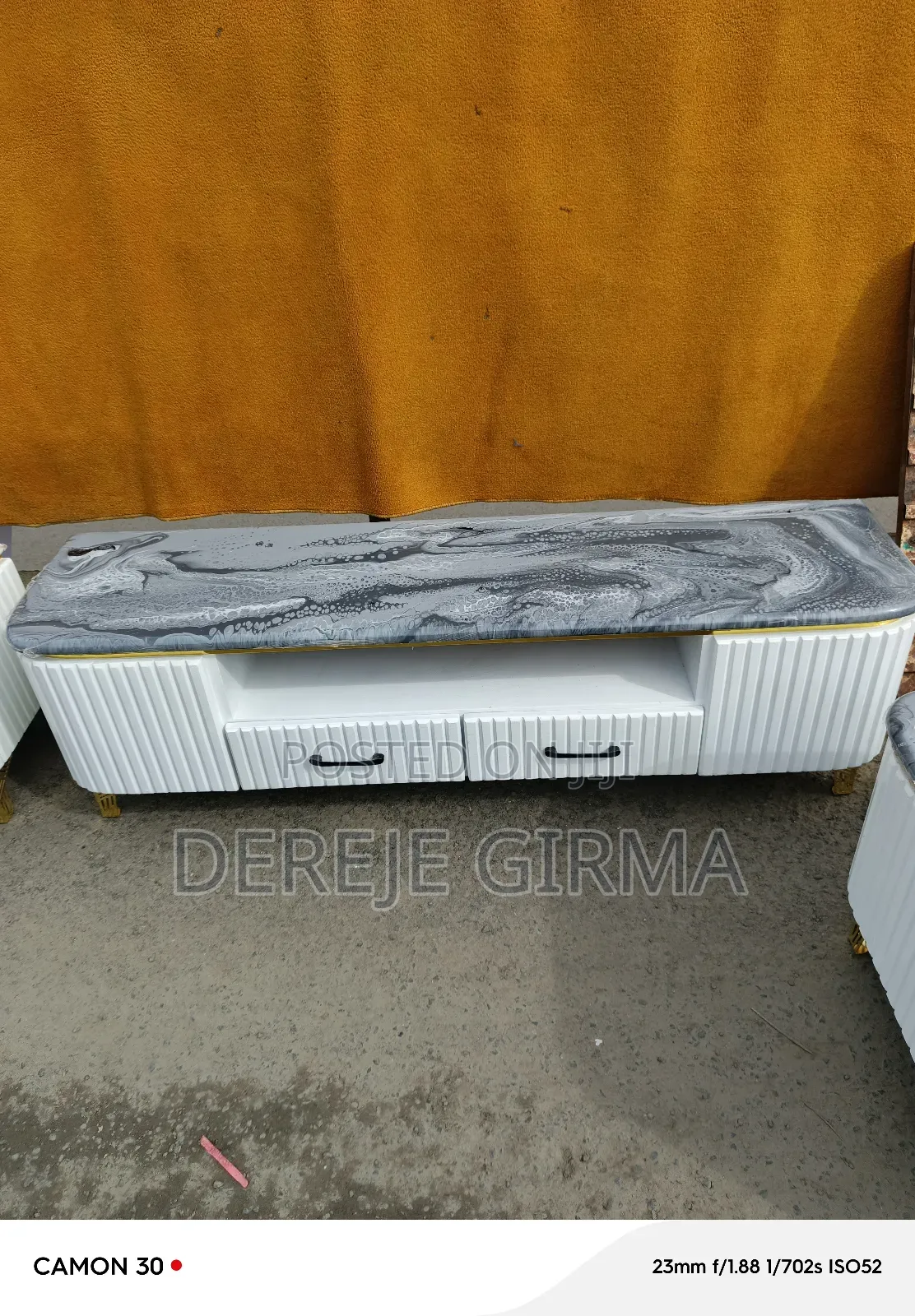 1,50cm Epoxy Tv Stand