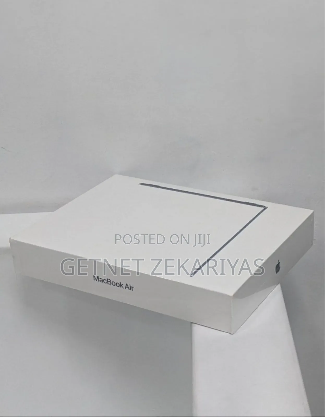 New Laptop Apple MacBook Air 2023 M2 8GB Apple M2 SSD 256GB