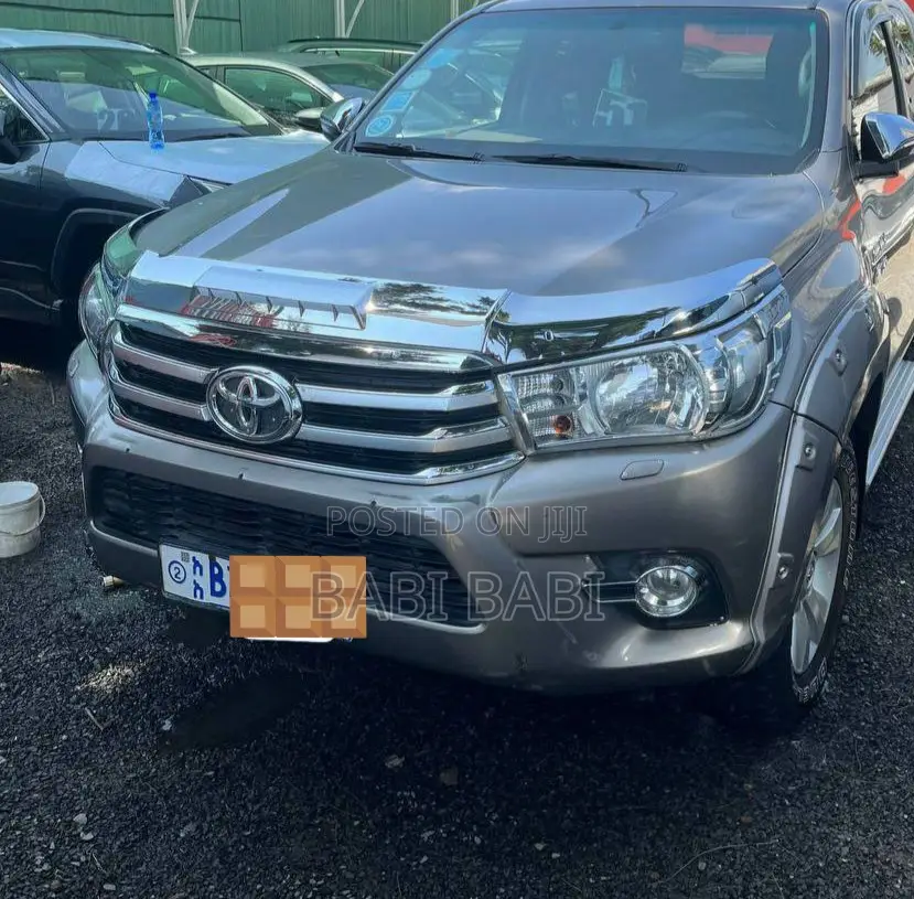 Toyota Hilux 2017 Silver