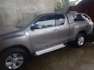 Toyota Hilux 2017 Silver