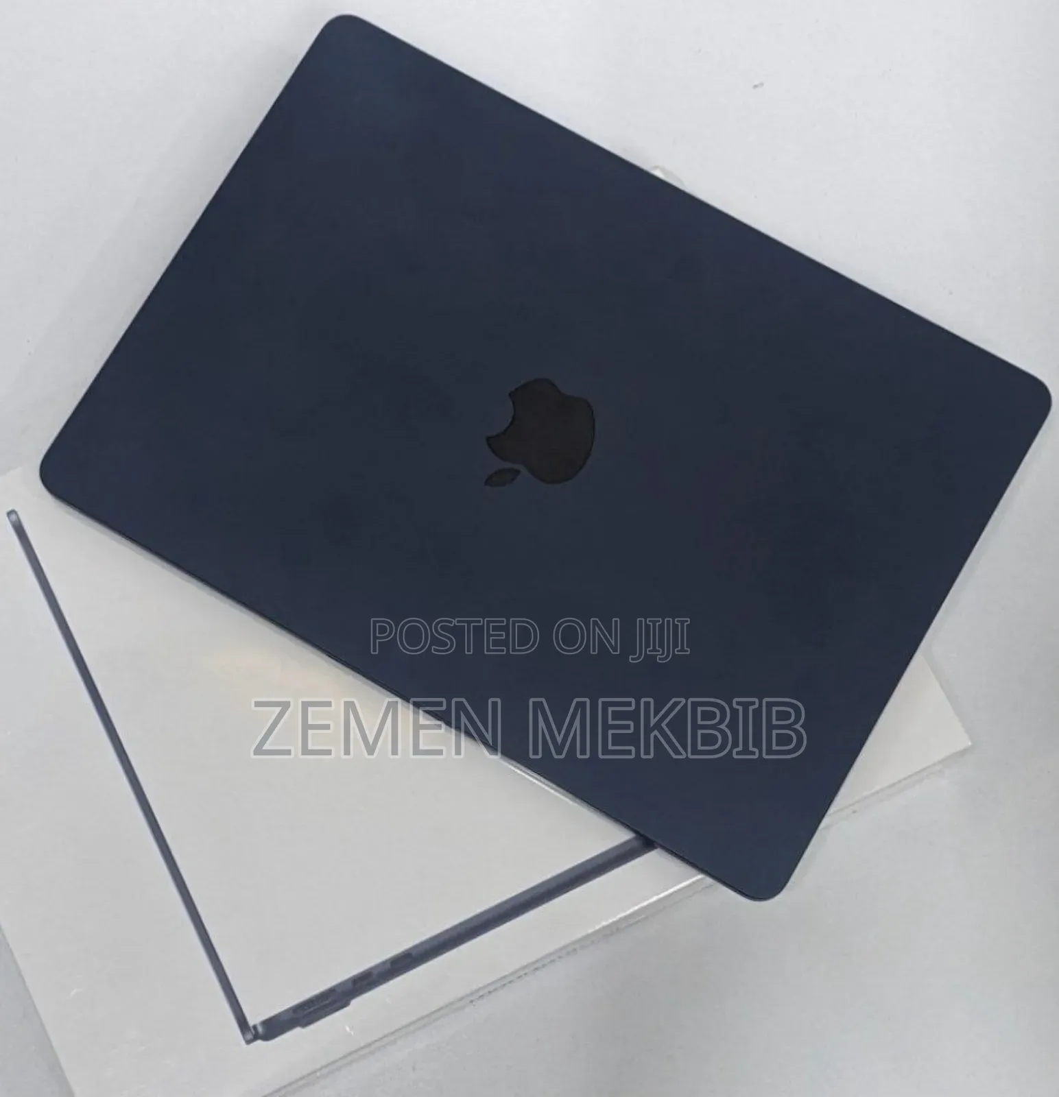 New Laptop Apple MacBook Air 2023 M2 8GB Intel Core I7 SSD 256GB