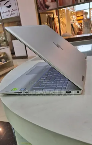 New Laptop HP Envy X360 20GB Intel Core I5 SSD 512GB