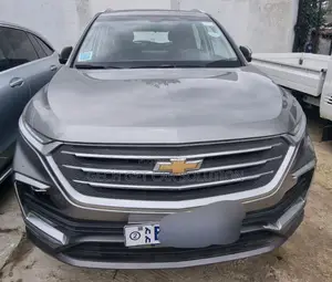 Photo - Chevrolet Captiva 2021 Silver
