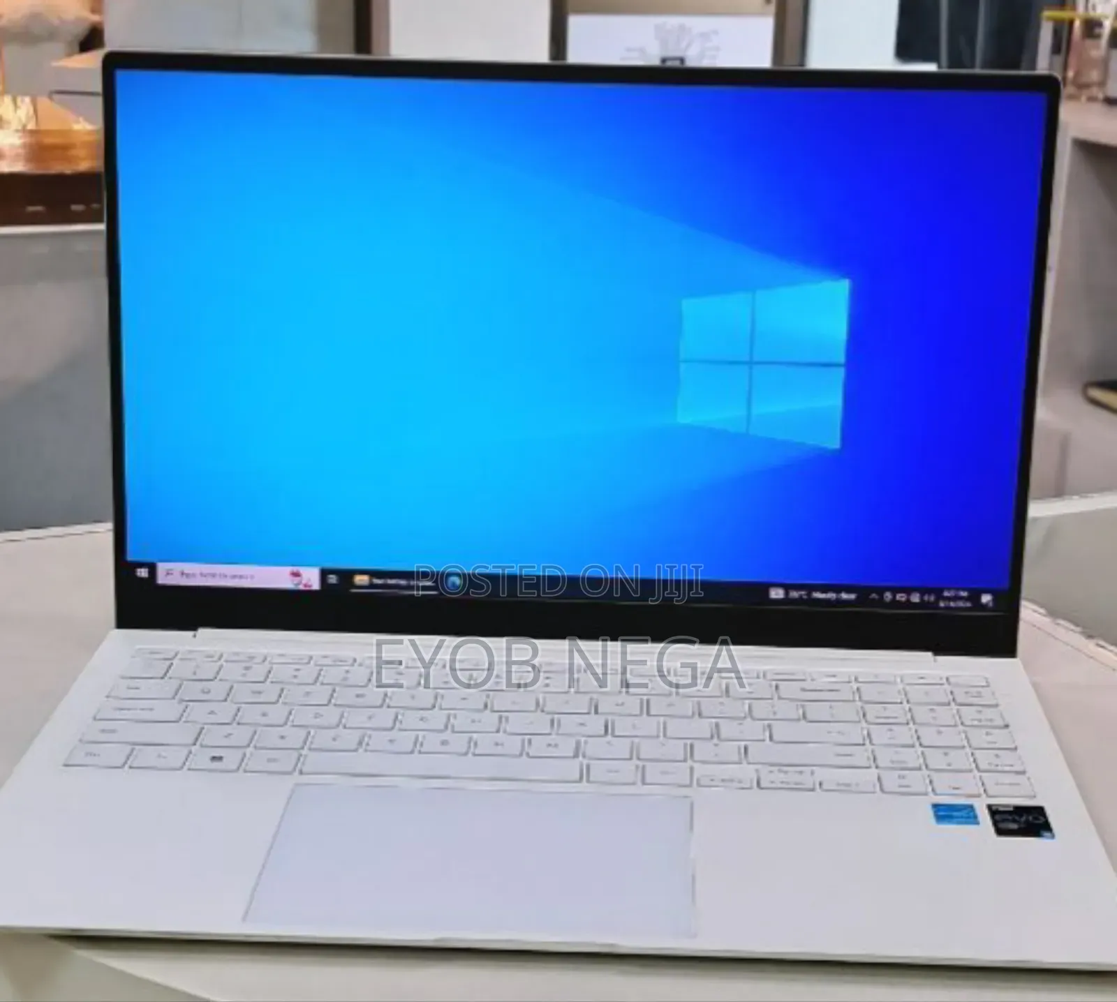 New Laptop Samsung 8GB Intel Core I5 SSD 256GB