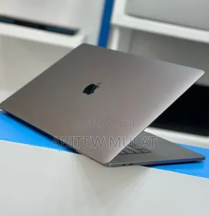 Photo - New Laptop Apple MacBook 2017 16GB Intel Core I7 SSD 512GB