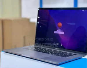 Photo - New Laptop Apple MacBook 16GB Intel Core I7 SSD 512GB