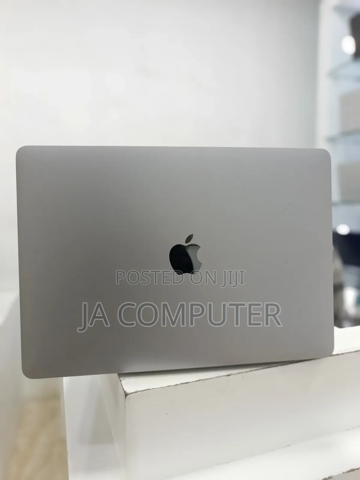 New Laptop Apple MacBook Pro 2023 M2 8GB Apple M2 SSD 256GB