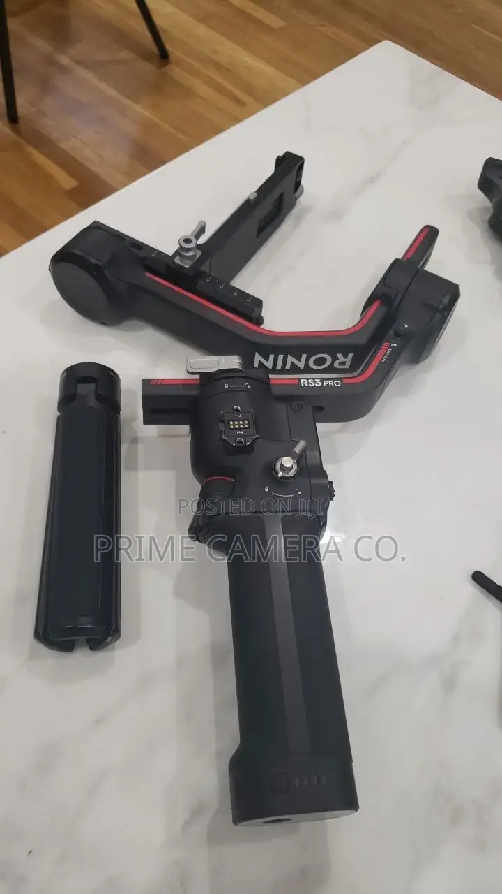 DJI RS 3 Pro Combo Gimbal Stabilizer (Almost New)