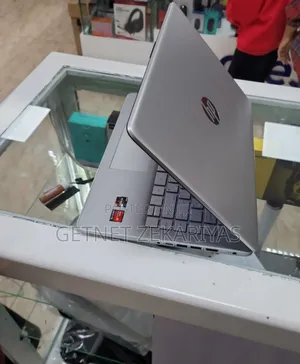 New Laptop HP Stream Notebook 8GB AMD Ryzen 3 SSD 256GB