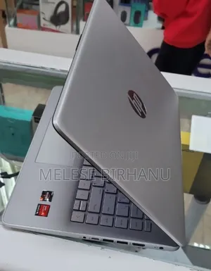 New Laptop HP 8GB AMD Ryzen 3 SSD 256GB