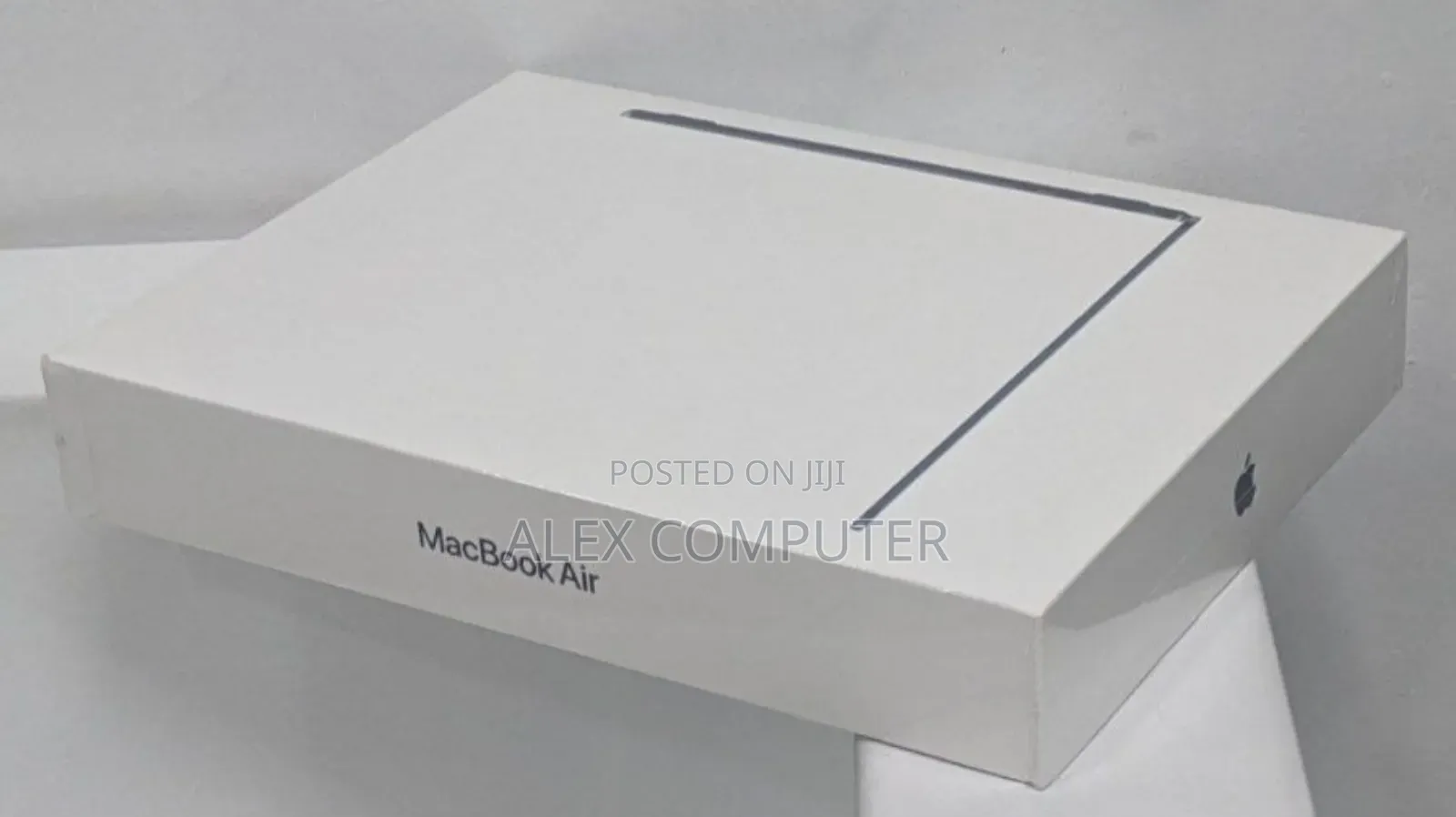 New Laptop Apple MacBook Air 2022 M2 8GB Apple M2 SSD 256GB