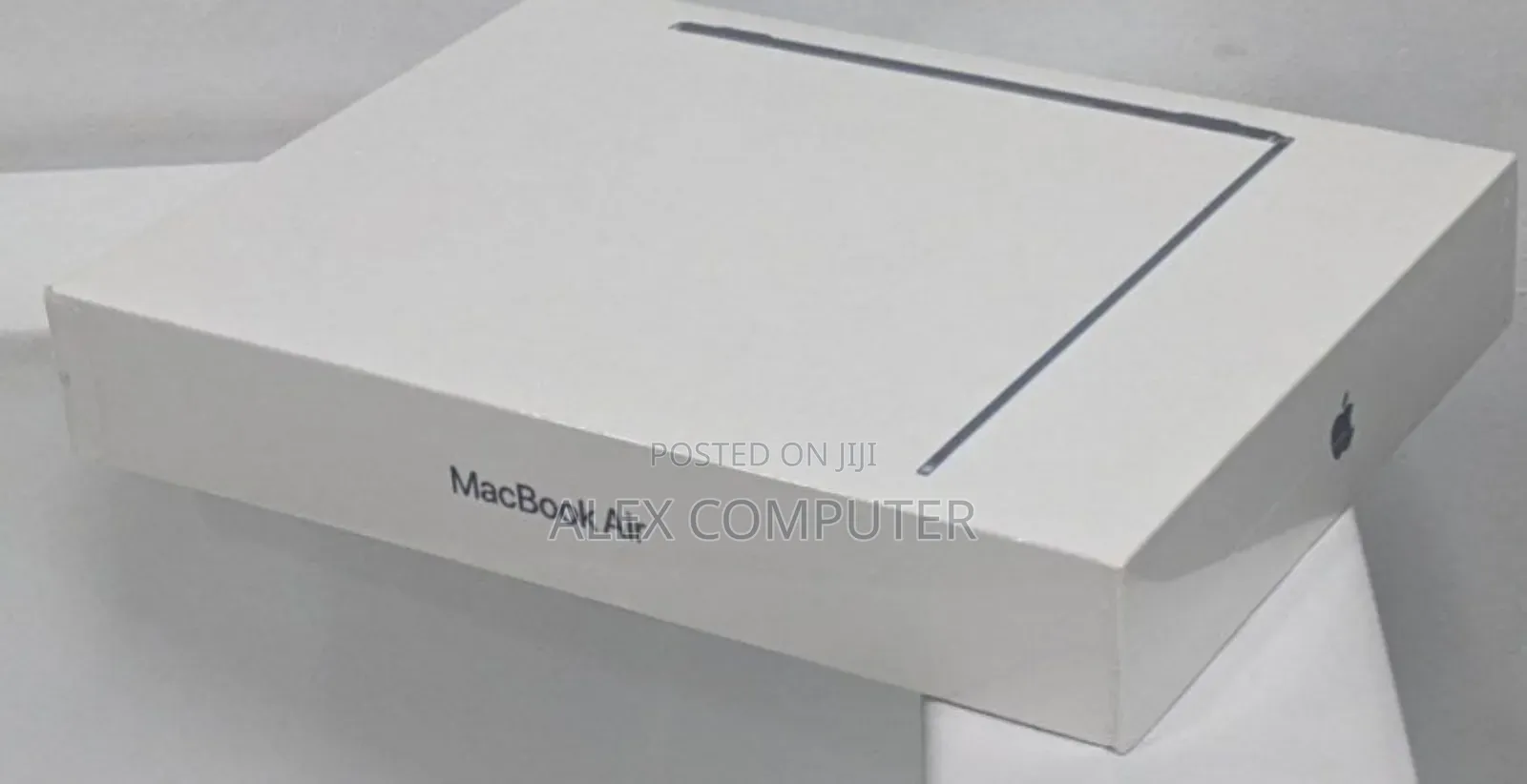 New Laptop Apple MacBook Air 2022 M2 8GB Apple M2 SSD 256GB