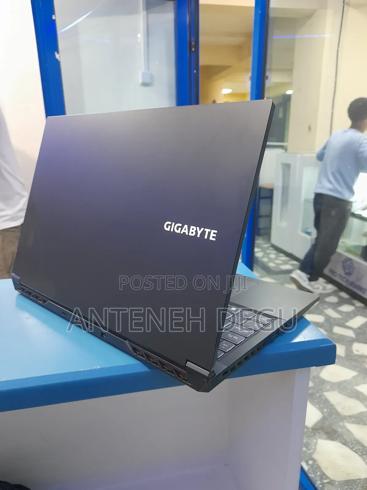 New Laptop Gigabyte 16GB Intel Core I7 SSD 1T
