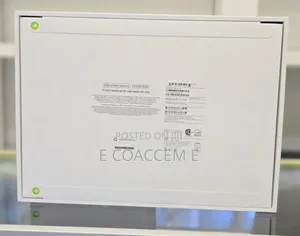 Photo - New Laptop Apple MacBook 8GB Apple M3 SSD 512GB